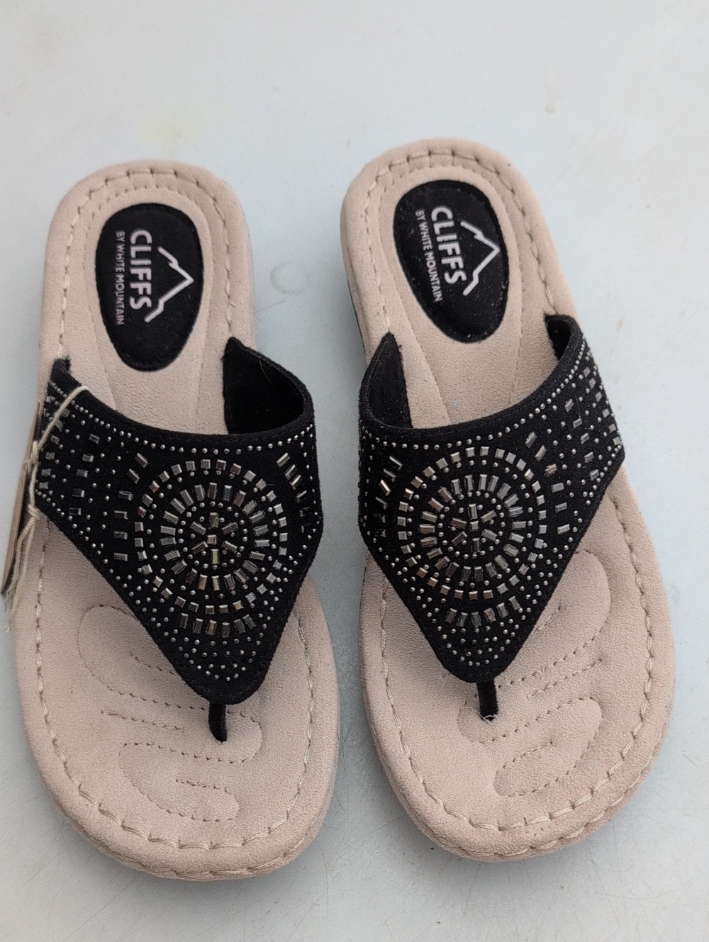 Cliffs By White Mountain Black Beaded Thong Sandals for Women, Size 7.5 Wide